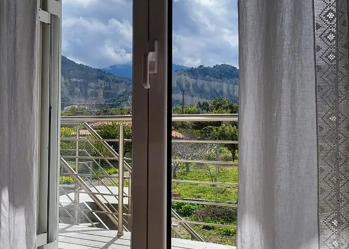 The Sound Of The Sea * Ligia (Corinthia)